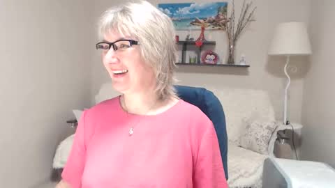 Leila Kinky online show from 02-06-26, 05:45