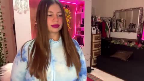 Snapshot of leilavixen chatting on 12-02-25, 10:20 Leila online show from 12-02-25, 10:20