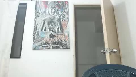 leily online show from 10-23-25, 07:34