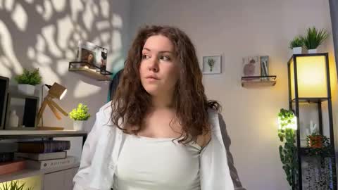 Lela online show from 03-24-26, 04:12