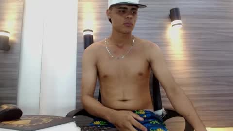 Snapshot of lelehott01 chatting on 06-15-26, 02:47 lelehott01 online show from 06-15-26, 02:47