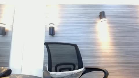 Snapshot of lelehott01 chatting on 06-20-26, 02:25 lelehott01 online show from 06-20-26, 02:25