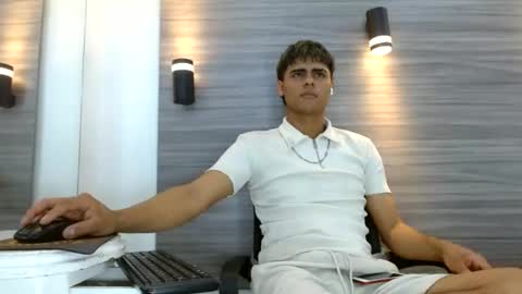 Snapshot of lelehott01 chatting on 06-24-26, 02:32 lelehott01 online show from 06-24-26, 02:32