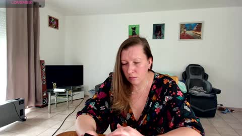 Snapshot of lelena1319 chatting on 01-20-25, 10:40 YOUR ELENA online show from 01-20-25, 10:40