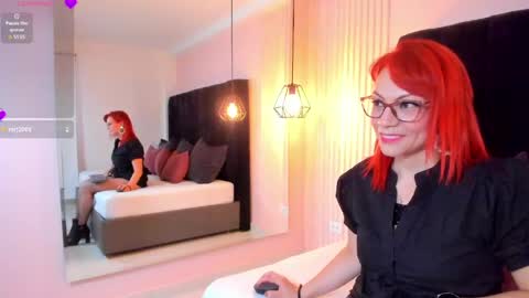 Snapshot of leloo_swift chatting on 05-19-26, 10:49 Leloo online show from 05-19-26, 10:49