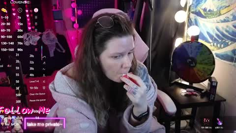 Junie 3 online show from 02-13-25, 10:34