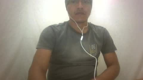 Snapshot of len0n_ chatting on 09-17-25, 01:51 Lenon online show from 09-17-25, 01:51