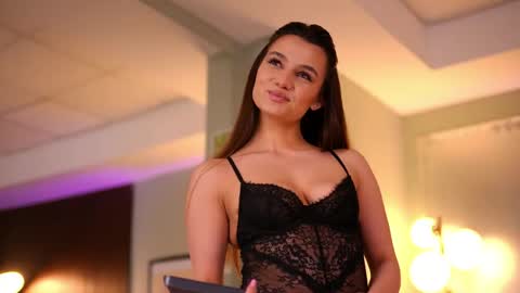 Lena Laurent online show from 04-22-26, 11:12