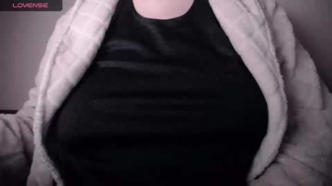 lenagolden online show from 02-25-26, 05:39