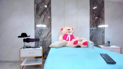 Lenathompson online show from 02-28-25, 03:59