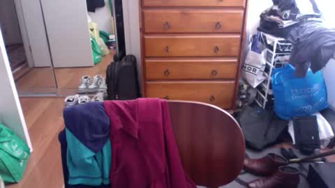 Snapshot of lennyfife chatting on 10-11-25, 10:30 Pussylicker online show from 10-11-25, 10:30