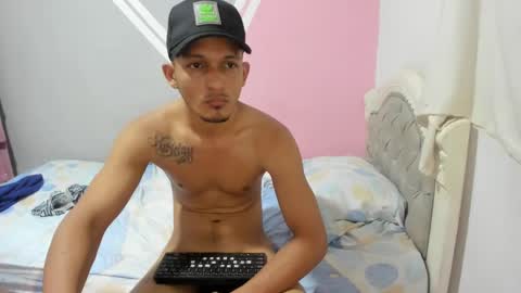 Snapshot of lenuam_and_tiffany chatting on 02-01-25, 11:27 lenuam_and_tiffany online show from 02-01-25, 11:27