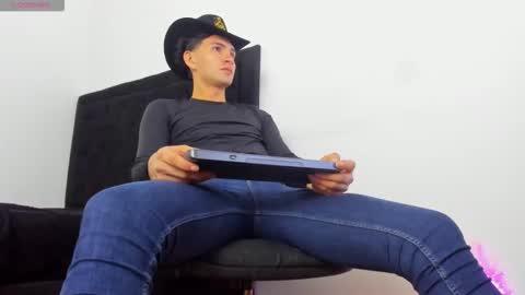 leo183877 online show from 03-01-26, 02:57