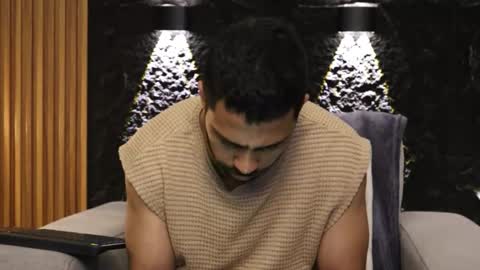 Leo  Diaz online show from 12-23-25, 03:04