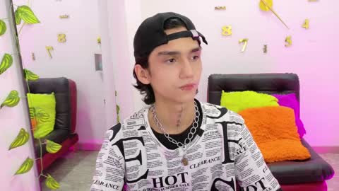 Snapshot of leoadamss chatting on 01-21-25, 01:11 Leo online show from 01-21-25, 01:11