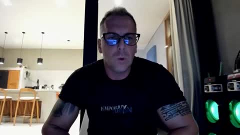 Snapshot of leoboyf4f chatting on 06-06-26, 10:31 TheBigLeo online show from 06-06-26, 10:31