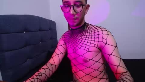 Leoh online show from 10-30-25, 01:51