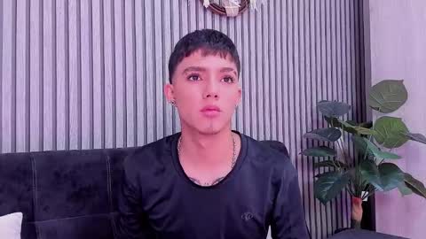 leohard_ online show from 01-10-26, 12:29