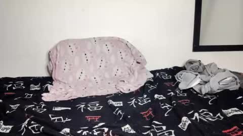 Snapshot of leohot24 chatting on 01-06-25, 03:53 leo online show from 01-06-25, 03:53