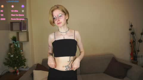 Hello Im Roxy Im just starting my journey here so lets get acquainted online show from 04-08-26, 08:09