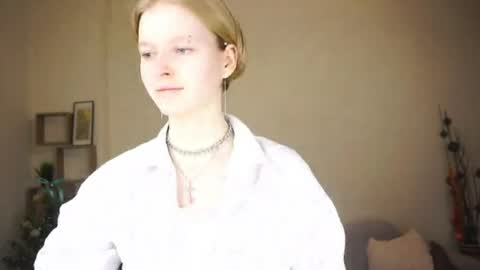 Hello Im Roxy Im just starting my journey here so lets get acquainted online show from 04-18-26, 08:09