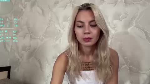 Snapshot of leomaainslie chatting on 06-18-26, 09:14 Adele online show from 06-18-26, 09:14