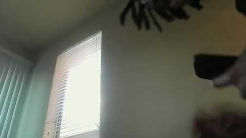 LeoMalonee online show from 12-23-24, 12:14