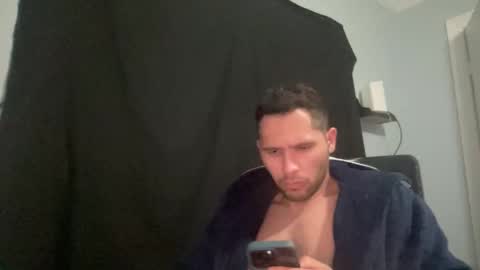 Snapshot of leoman2303 chatting on 01-07-26, 07:22 Leo G online show from 01-07-26, 07:22