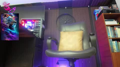 Leon online show from 11-06-25, 04:19