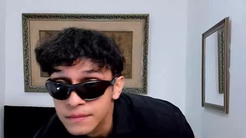 Snapshot of leon_connor chatting on 10-06-25, 07:55 Leon Connor online show from 10-06-25, 07:55