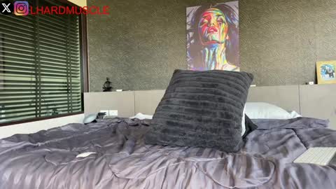 Leon online show from 12-02-24, 02:42