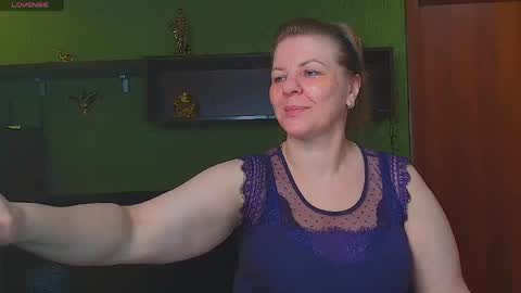 Leona tracie online show from 03-29-26, 04:45