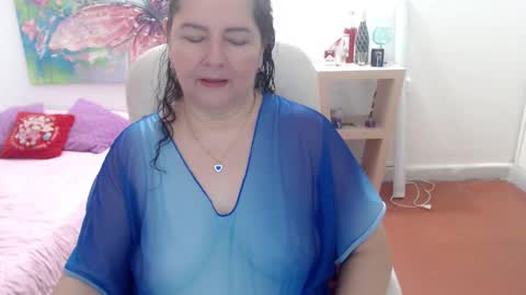 leonela   online show from 01-18-26, 02:04