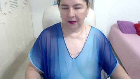 leonela   online show from 05-01-26, 01:32