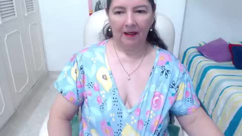 leonela   online show from 05-18-26, 11:43
