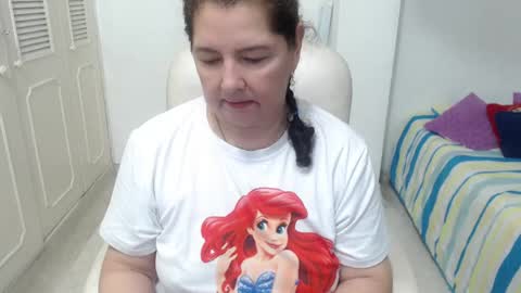 leonela   online show from 05-26-26, 02:07