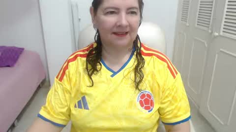 leonela   online show from 07-03-26, 10:05