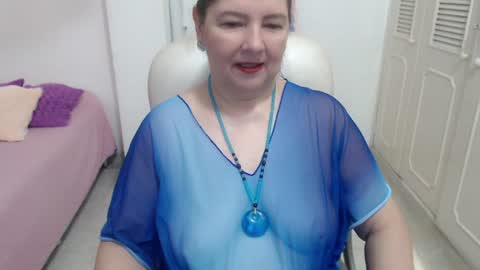 leonela   online show from 07-06-26, 10:34
