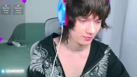 leonkissboy online show from 07-10-26, 06:17
