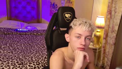 leonlure online show from 10-23-25, 04:39