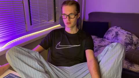 Leon online show from 02-02-26, 04:38