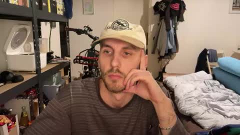 Leon online show from 12-15-25, 05:50