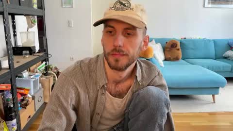 Leon online show from 03-08-26, 11:58