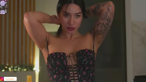 Leora online show from 11-21-25, 05:22