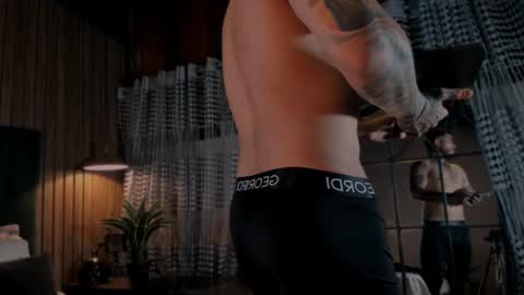 Leo Salvatore online show from 01-21-25, 02:54