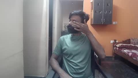 Snapshot of leosbroad chatting on 12-12-24, 03:05 Leo online show from 12-12-24, 03:05