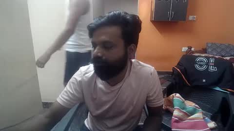 Snapshot of leosbroad chatting on 12-29-24, 06:35 Leo online show from 12-29-24, 06:35