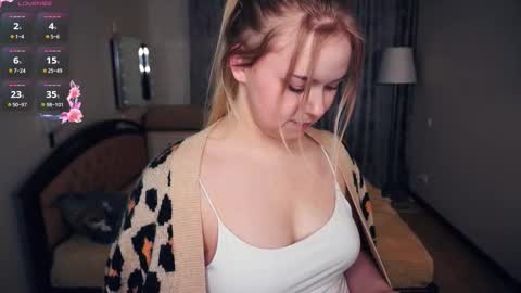 Hello everyone Im Lora Its my first day Were going to have fun together online show from 09-20-25, 05:08