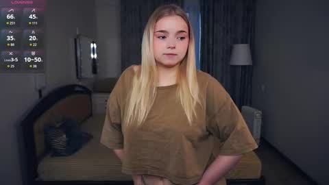 Hello everyone Im Lora Its my first day Were going to have fun together online show from 10-20-25, 05:08