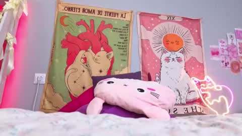 Valerie online show from 04-13-26, 01:00